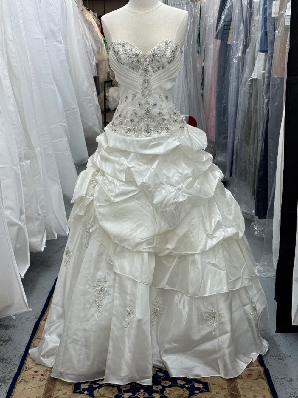Ivory quinceañera ballgown